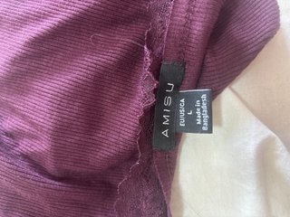 Top lencero morado con encaje