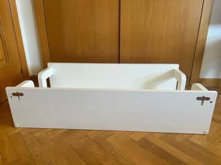 Par de estanterías blancas de madera
