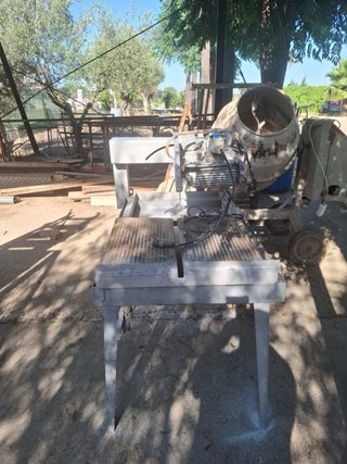 Lote maquinaria construcción. Total de unidades 16