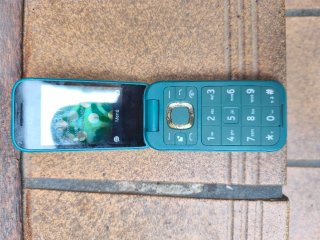 Móvil Nokia Negro y Verde