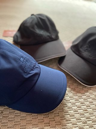 Loro Piana Gorras (1 Azul, 2 Negras)