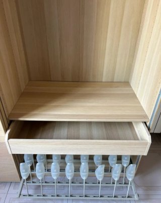 ARMARIO CON PUERTAS CORREDERAS GRANDE DE IKEA.