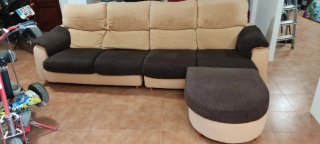 Sofá con chaise longue