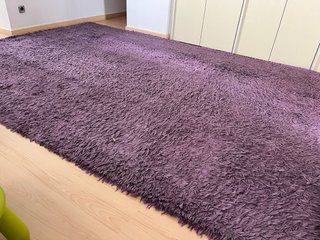 Alfombra mullida morada