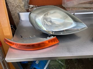 Faros Opel Vivaro derecho i esquierdo lo que se ve