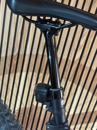 Bicicleta Eléctrica Conway e-mule full carbono