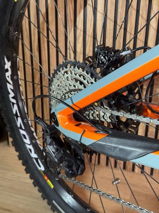 Bicicleta Eléctrica Conway e-mule full carbono