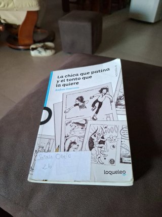 La chica que patina y el tonto que la quiere
