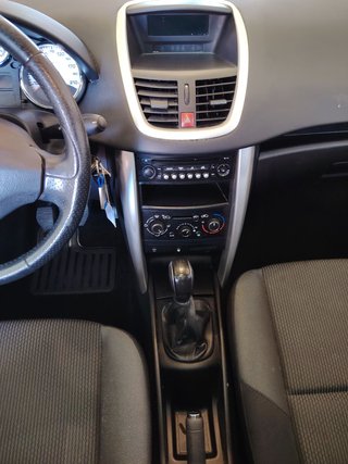 Peugeot 207 2012