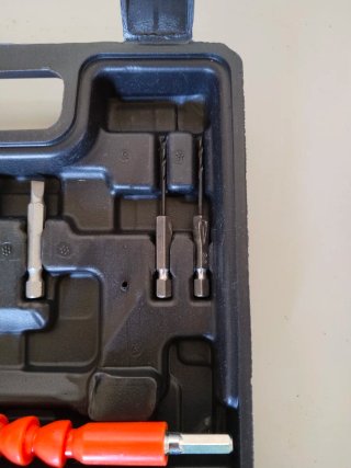 Atornillador a batería con maletín