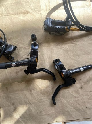 Jg. De frenos Shimano Saint M820 de 4 pistones