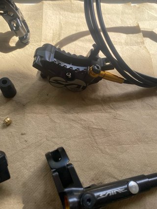 Jg. De frenos Shimano Saint M820 de 4 pistones