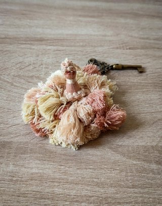 Chiave antica armadio ottone con nappa cotone