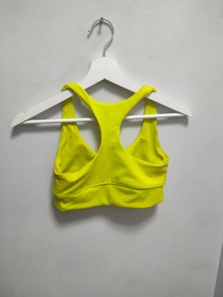Top sportivo giallo
