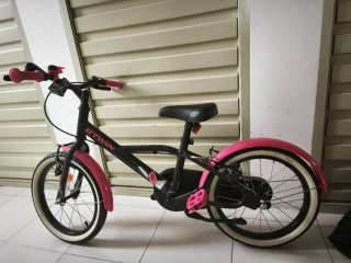 Bicicleta infantil B'TWIN rosa y negra