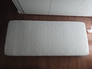 Cama infantil IKEA KRITTER + colchón Marcapiuma