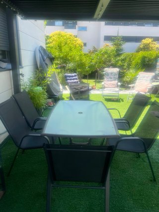 Mesa y 6 sillas de jardín cristal y metal