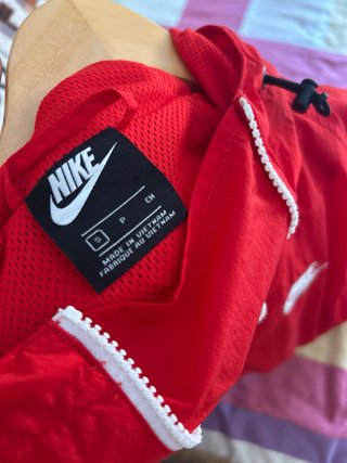 Chubasquero Nike Rojo