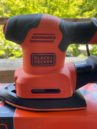Lijadora BLACK+DECKER 4 en 1 200W + accesorios