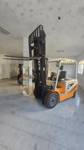 Carretilla elevadora eléctrica