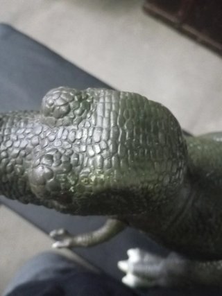 Dinosaurio T-Rex de juguete