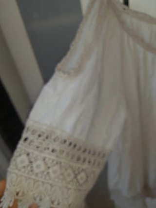 Blusa beige con encaje Talla M-XL