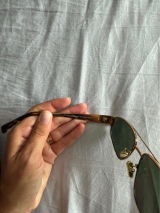 Occhiali da sole oro e verdi celine con tracolla