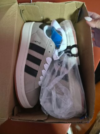 Adidas Campus beige y negras