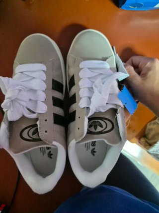 Adidas Campus beige y negras