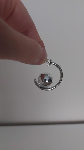Pendientes de diseño moderno en acabado plateado