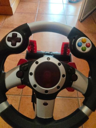 Volante y pedales PS2 Gamestop