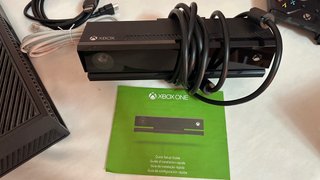 Xbox One Consola Negra + Accesorios