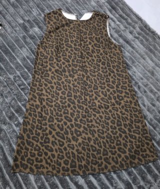 Vestido corto sin manga de leopardo
