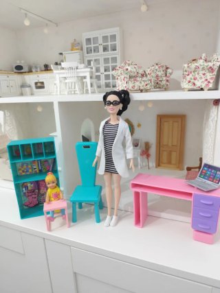 Lote Barbie e Chelsea Scuola
