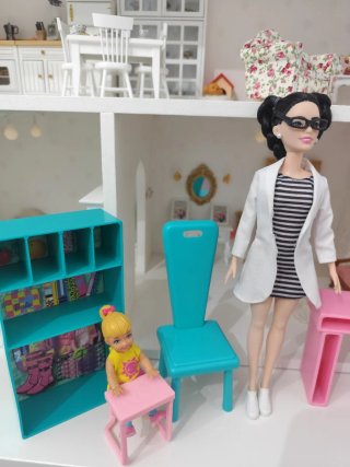 Lote Barbie e Chelsea Scuola