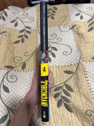Cómic Invencible vol. 04