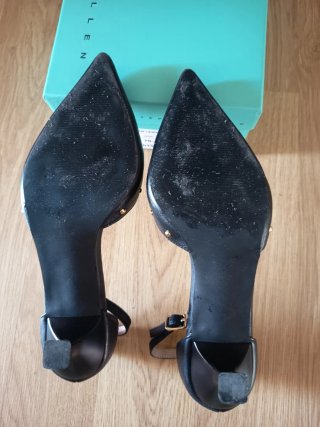 Zapatos Stephen Allen Negros con Tachuelas Doradas