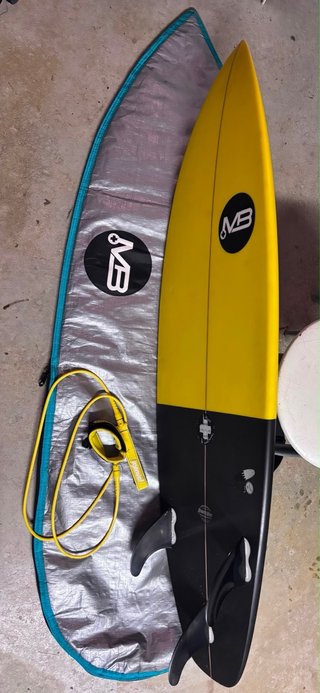 Tabla de surf niño+funda. 5,4 pies.Incluye invento
