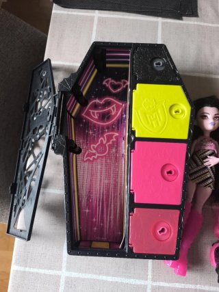 Monster High Skultimate Secrets Draculaura