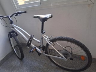 Bicicleta plateada