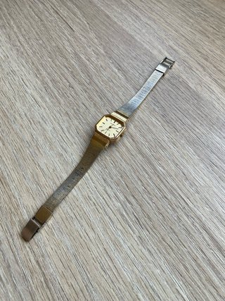 Reloj Orient Quartz Dorado y Plateado