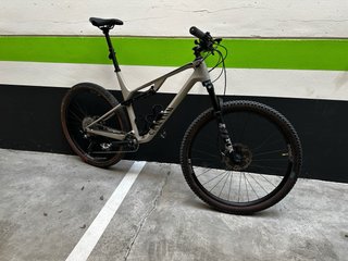 Canyon Lux Trail CF7 XL