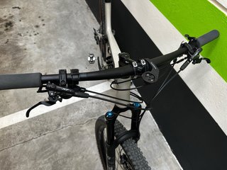 Canyon Lux Trail CF7 XL