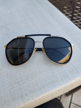 Gafas de sol Dolce & Gabbana negras y doradas
