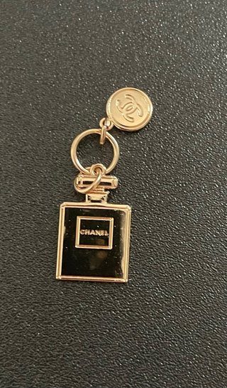 3 Charms Chanel Dorados