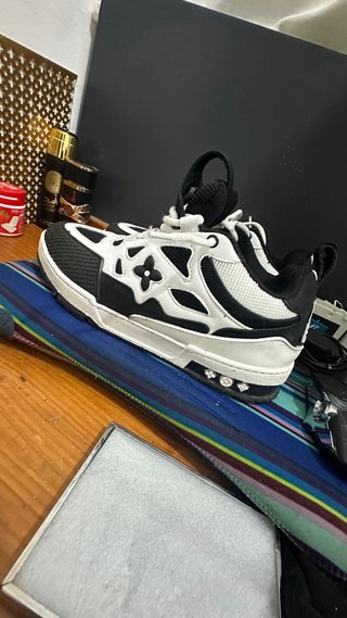 Zapatillas Louis Vuitton Negras y Blancas