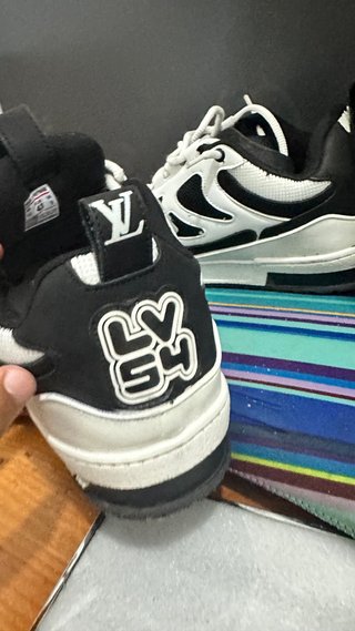Zapatillas Louis Vuitton Negras y Blancas