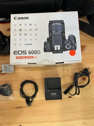 Canon EOS 600D + 3 objetivos + accesorios