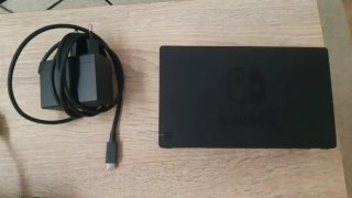 Nintendo Switch con accessori e FIFA 23