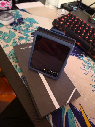 Samsung Galaxy Z Flip7 FE Telemóvel
